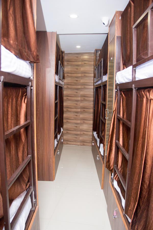 מומביי Padne Dormitory מראה חיצוני תמונה